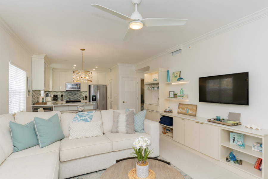 Regal Beach Club 211